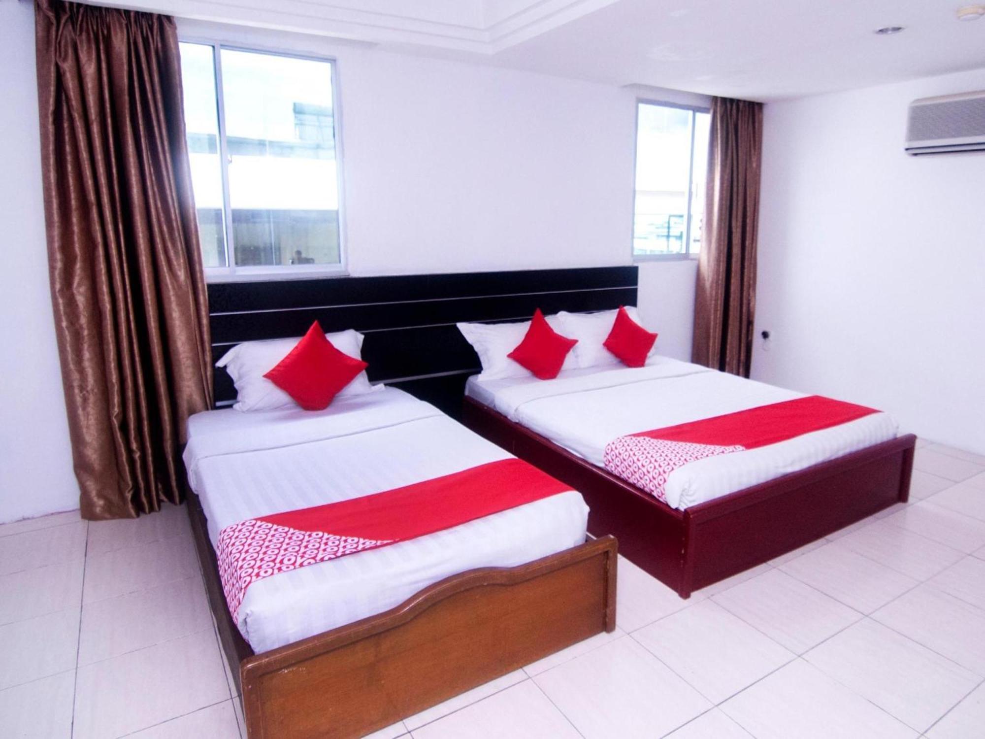 Super Oyo 991 Mayfair Hotel Kuching Exterior foto