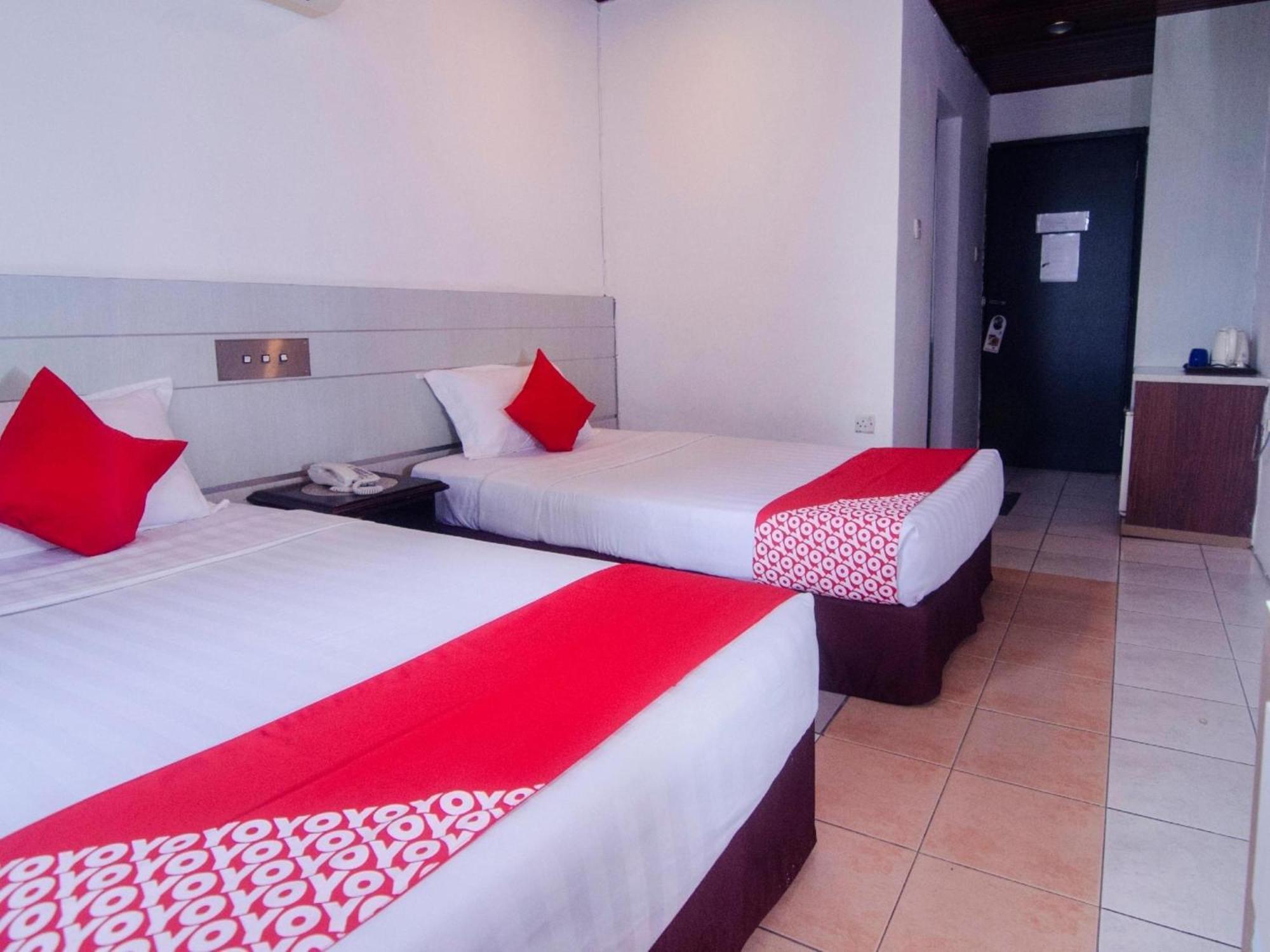 Super Oyo 991 Mayfair Hotel Kuching Exterior foto